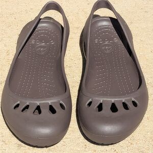 CROCS Womens Brown Flats Slip On Sling Back Size 7